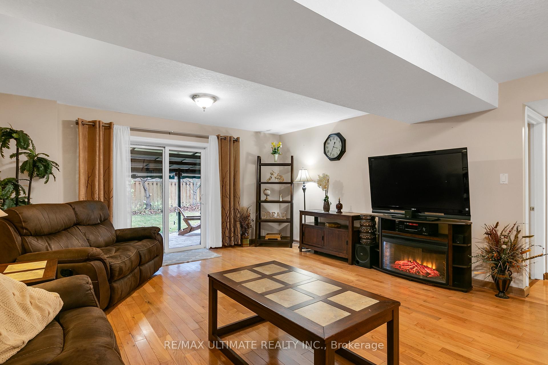 Photo 20 of 209 Deerpath Drive, Guelph, Willow West/Sugarbush/West Acres — HOMEH