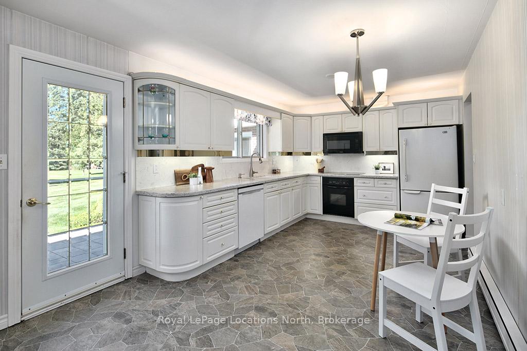 Photo 6 of 141 Hillcrest Drive, Blue Mountains — HOMEH