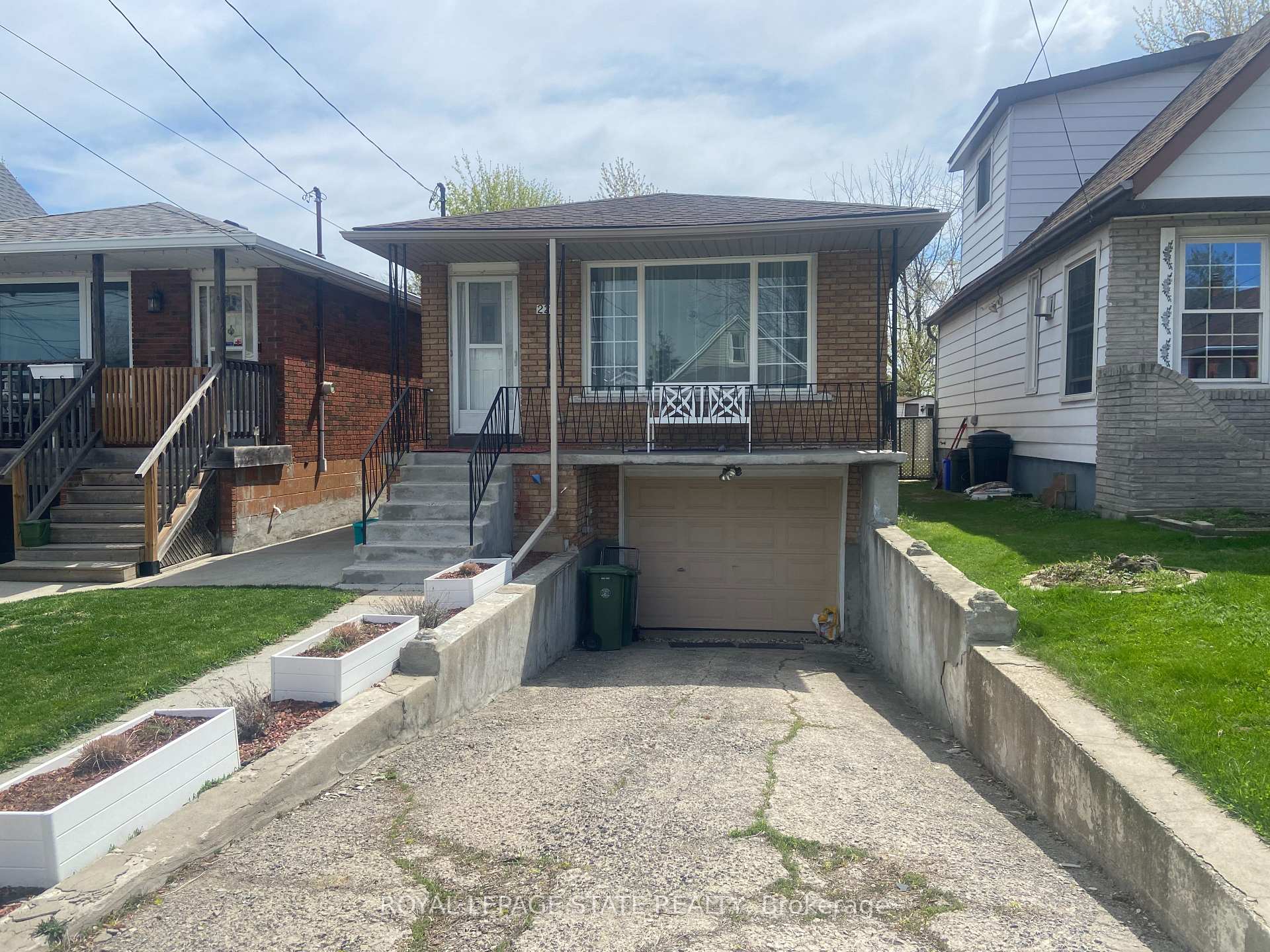 Front of 221 East 24th Street