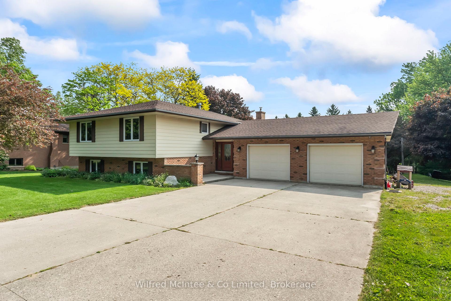 Photo 2 of 22 Geeson Avenue, Brockton — HOMEH