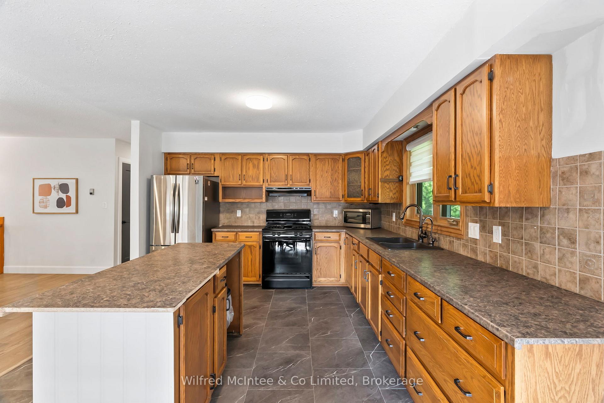 Photo 15 of 22 Geeson Avenue, Brockton — HOMEH
