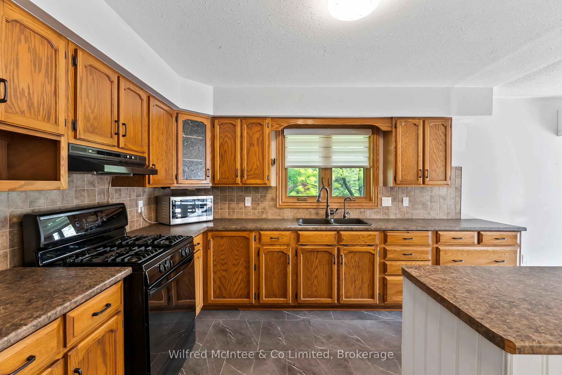 Photo 18 of 22 Geeson Avenue, Brockton — HOMEH