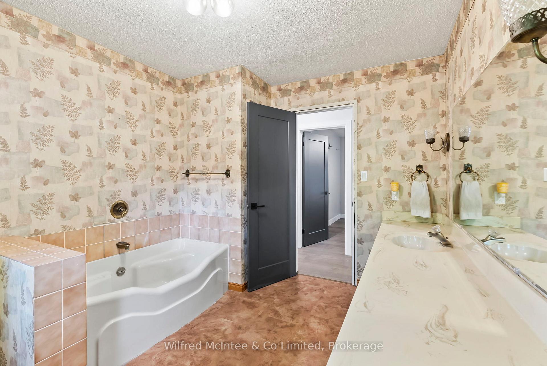 Photo 26 of 22 Geeson Avenue, Brockton — HOMEH