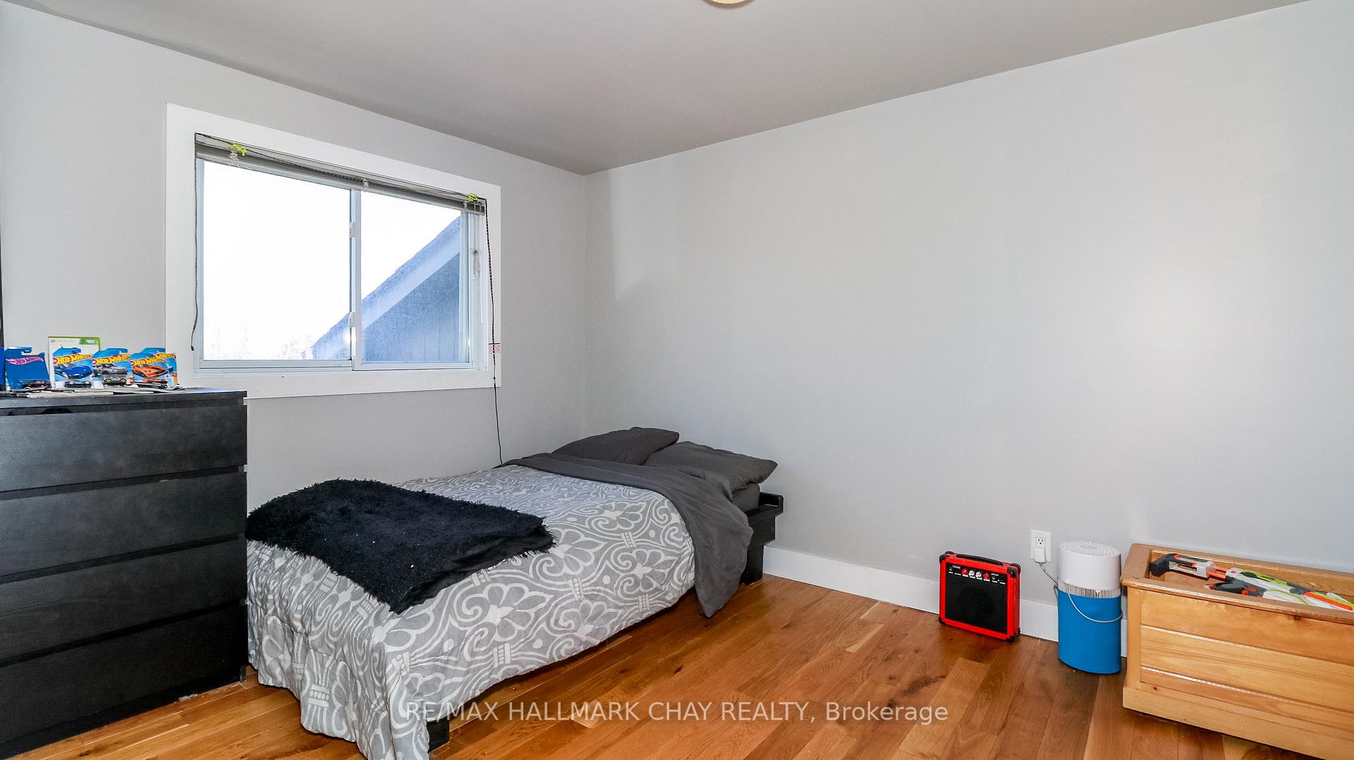 Photo 21 of 51 Christie Crescent, Barrie, Letitia Heights — HOMEH