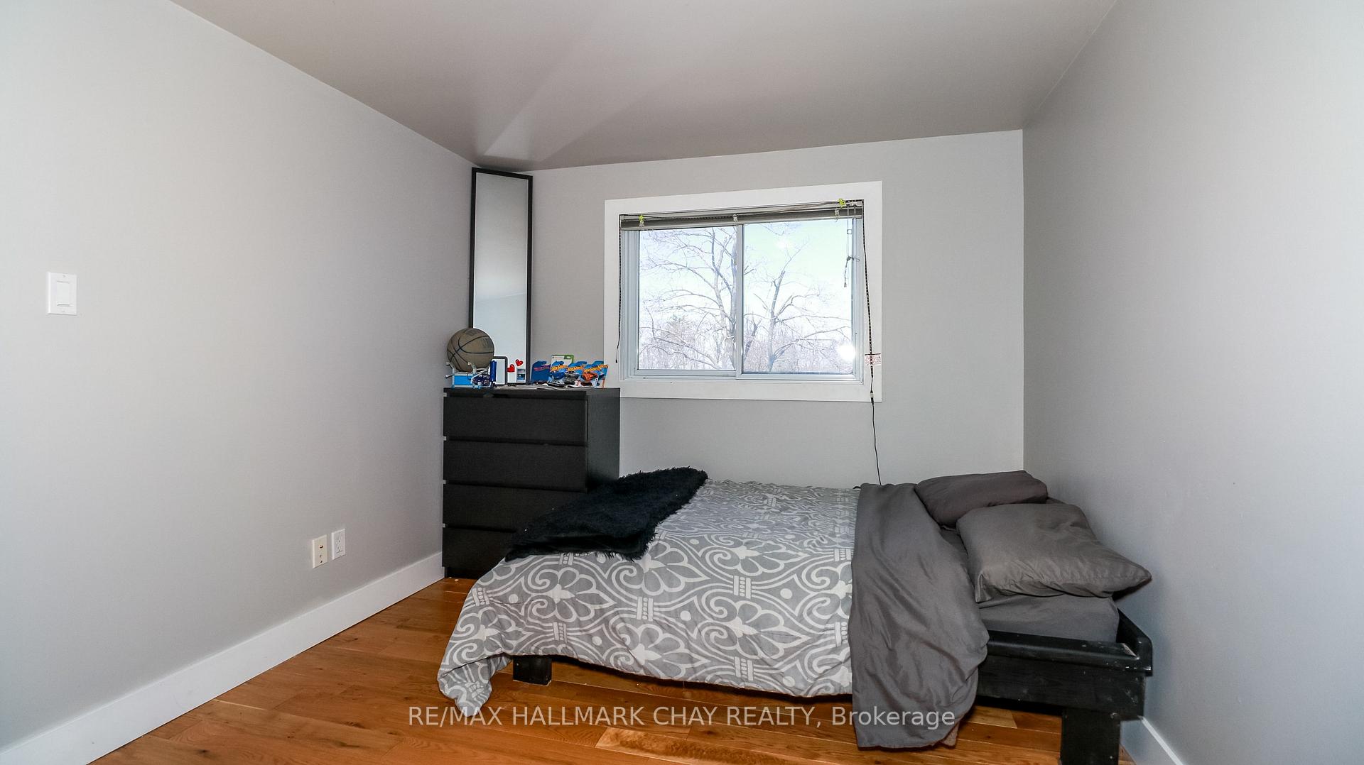 Photo 22 of 51 Christie Crescent, Barrie, Letitia Heights — HOMEH