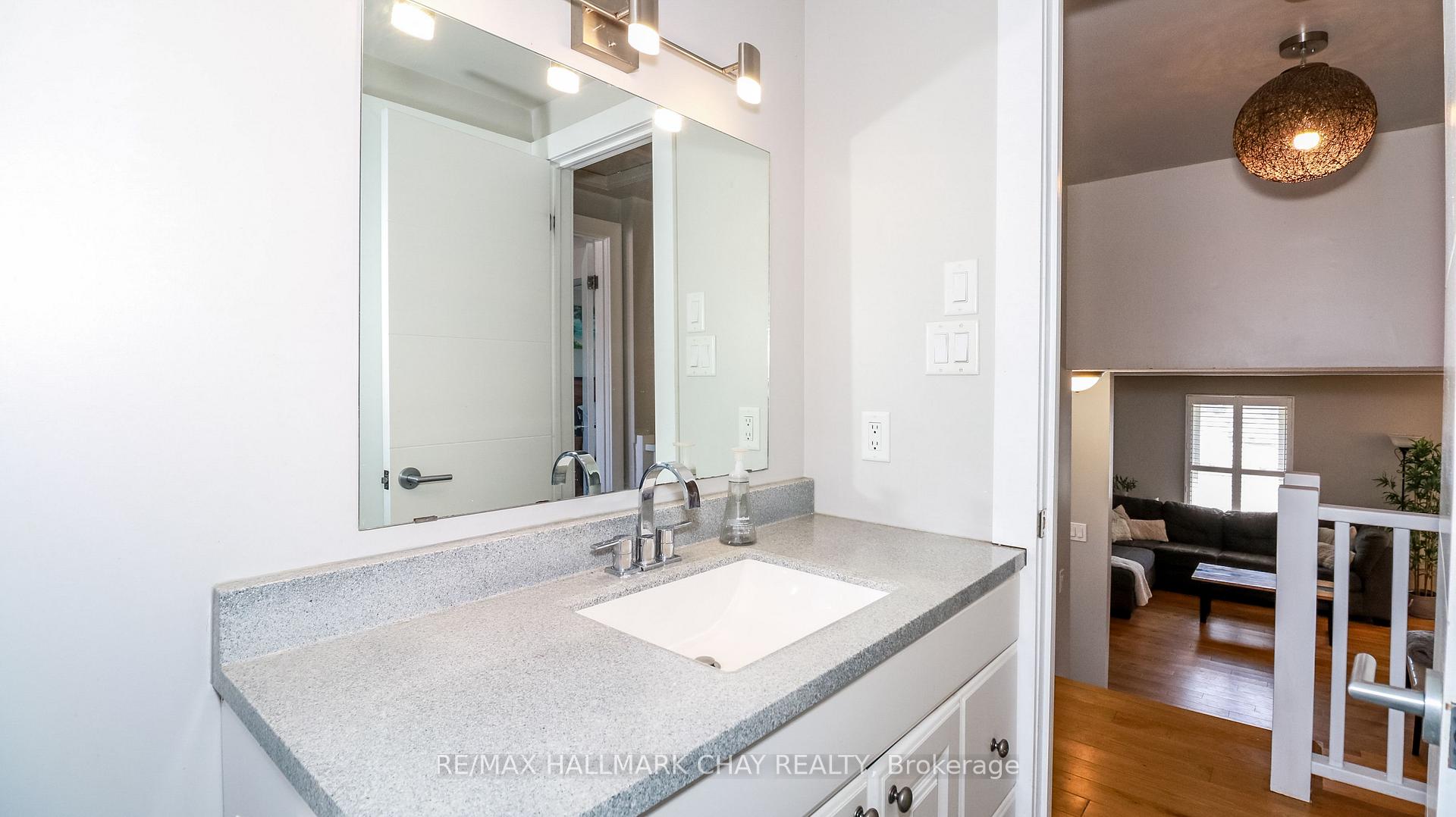 Photo 23 of 51 Christie Crescent, Barrie, Letitia Heights — HOMEH