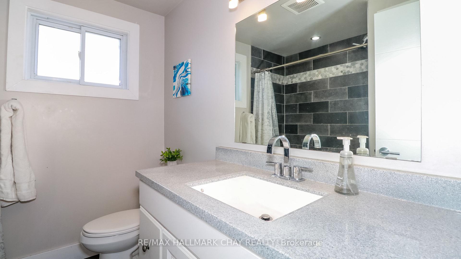 Photo 24 of 51 Christie Crescent, Barrie, Letitia Heights — HOMEH