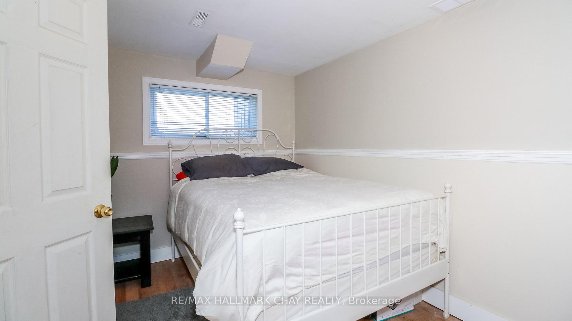 Photo 36 of 51 Christie Crescent, Barrie, Letitia Heights — HOMEH