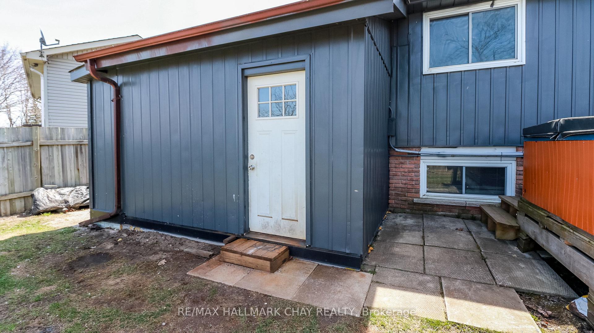 Photo 39 of 51 Christie Crescent, Barrie, Letitia Heights — HOMEH