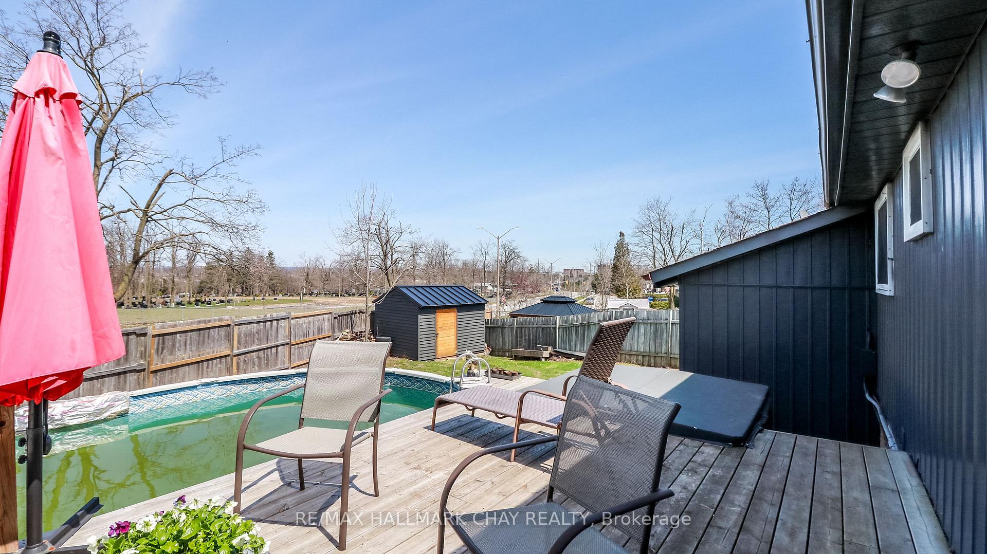 Photo 41 of 51 Christie Crescent, Barrie, Letitia Heights — HOMEH