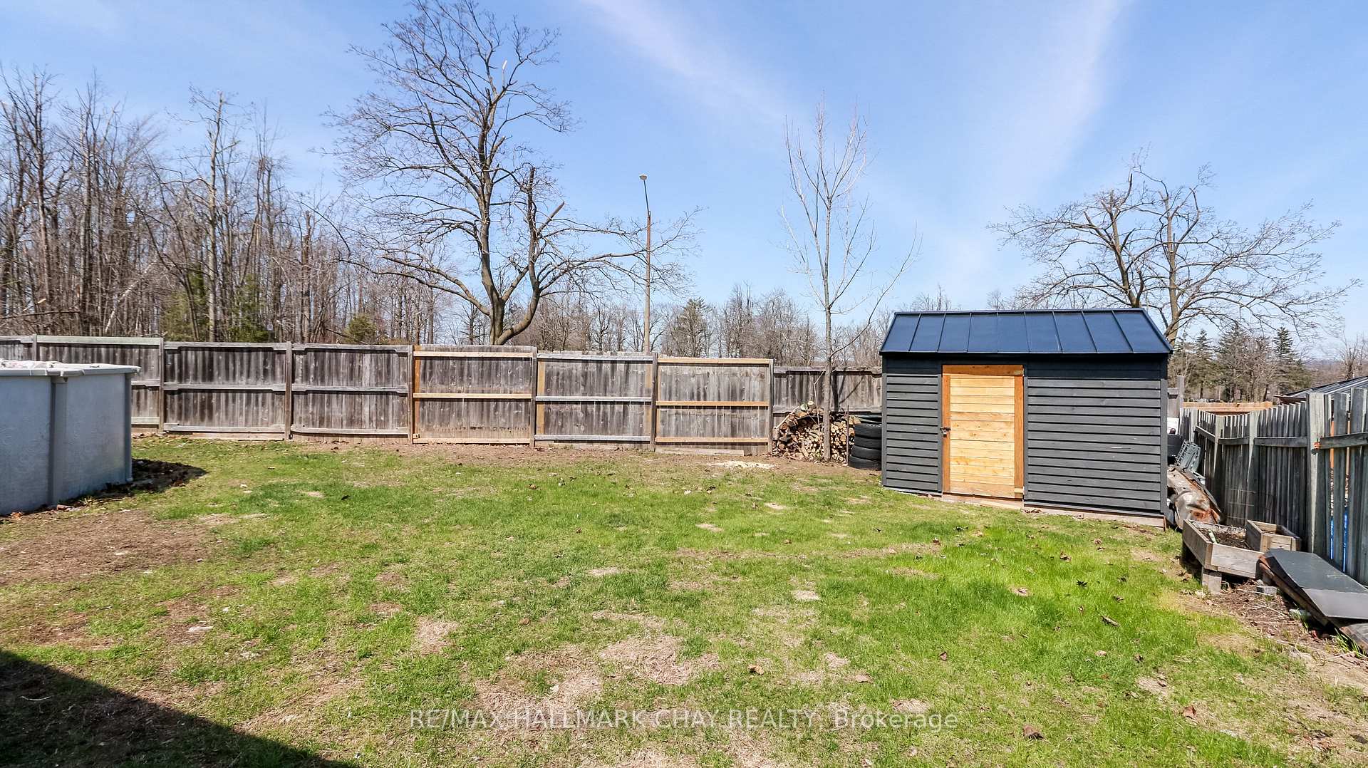 Photo 44 of 51 Christie Crescent, Barrie, Letitia Heights — HOMEH