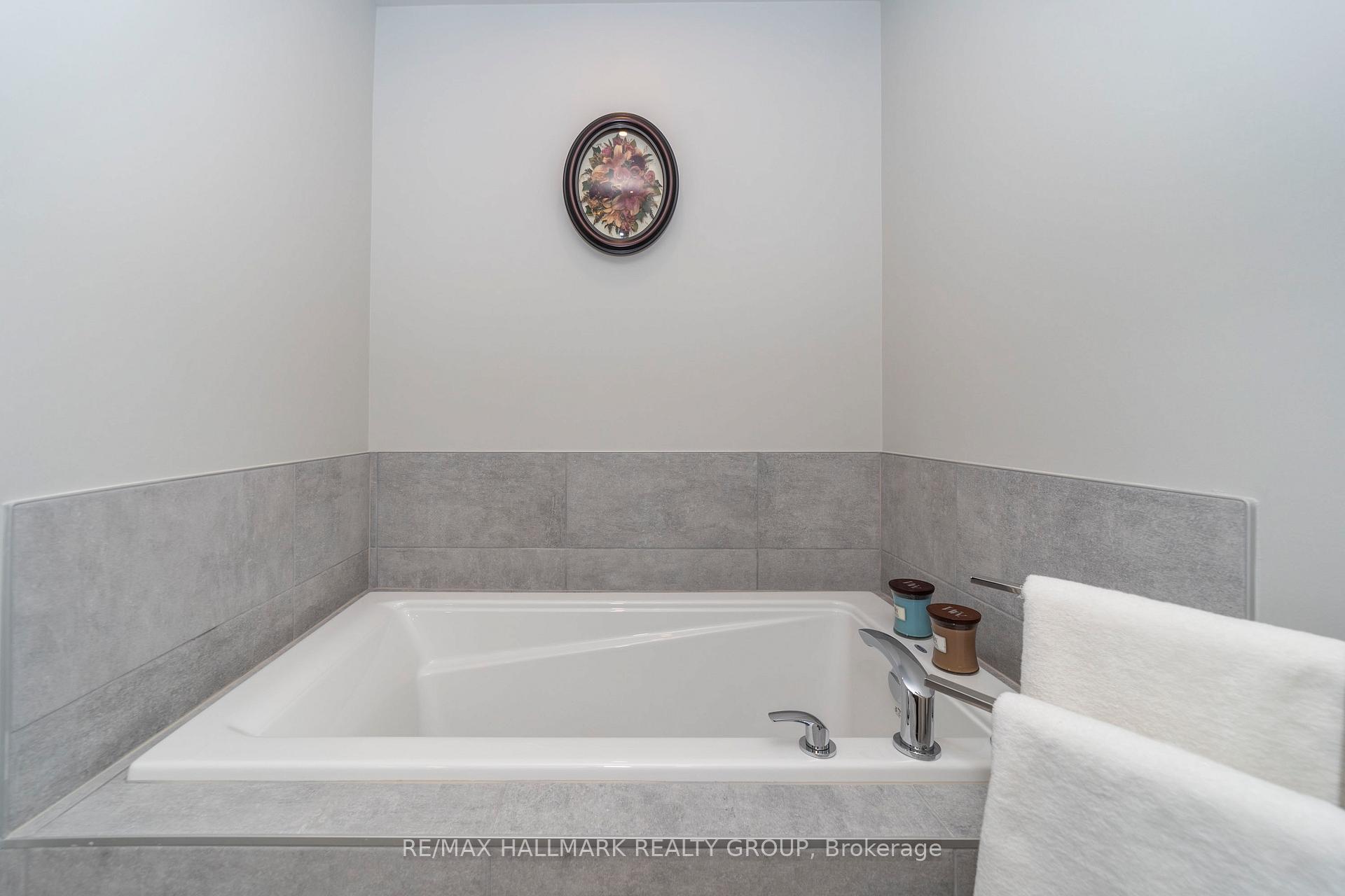 Photo 18 of 340 Kilspindie Ridge, Ottawa, Barrhaven - Stonebridge — HOMEH