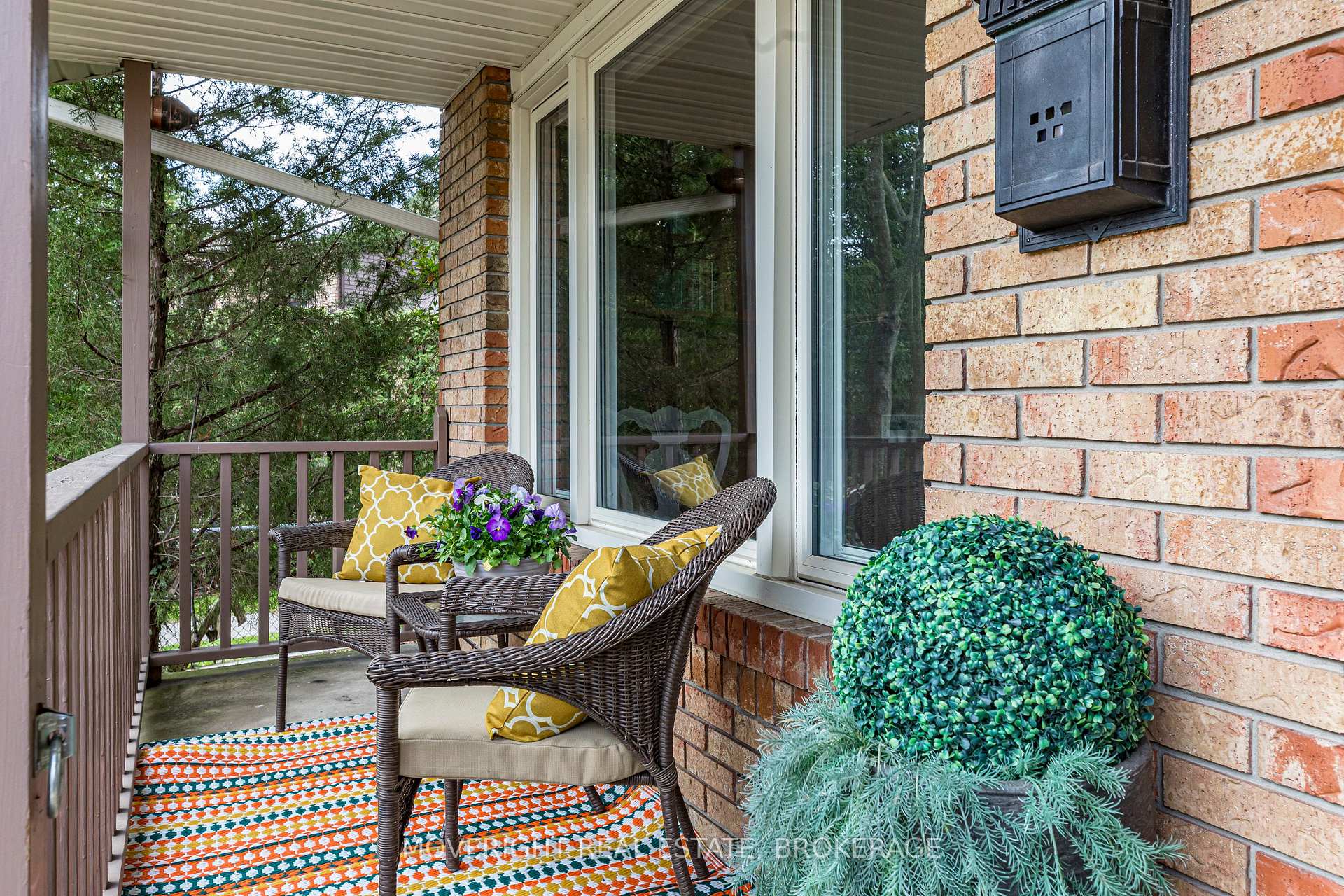 Photo 3 of 62 Templer Drive, Hamilton, Ancaster — HOMEH