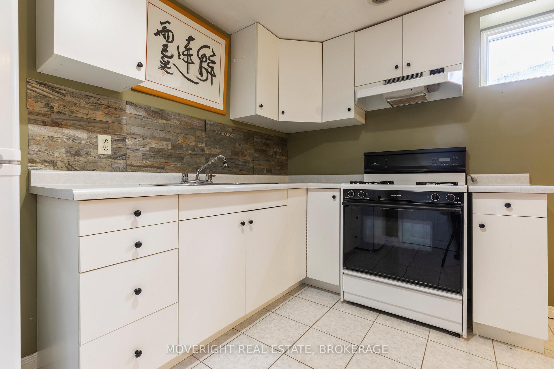 Photo 37 of 62 Templer Drive, Hamilton, Ancaster — HOMEH