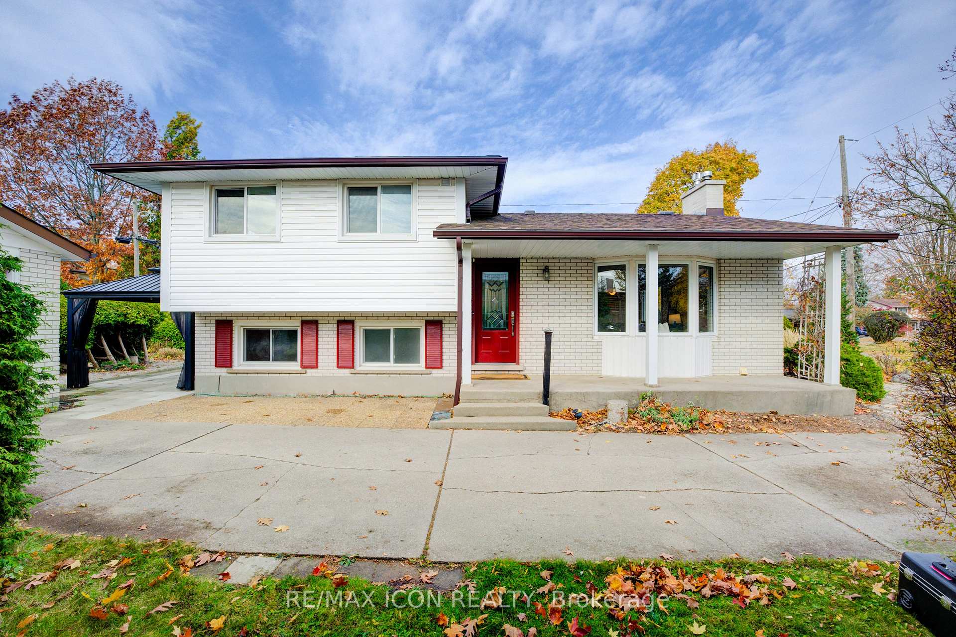 Photo 2 of 52 Brentwood Drive, Guelph, Riverside Park — HOMEH