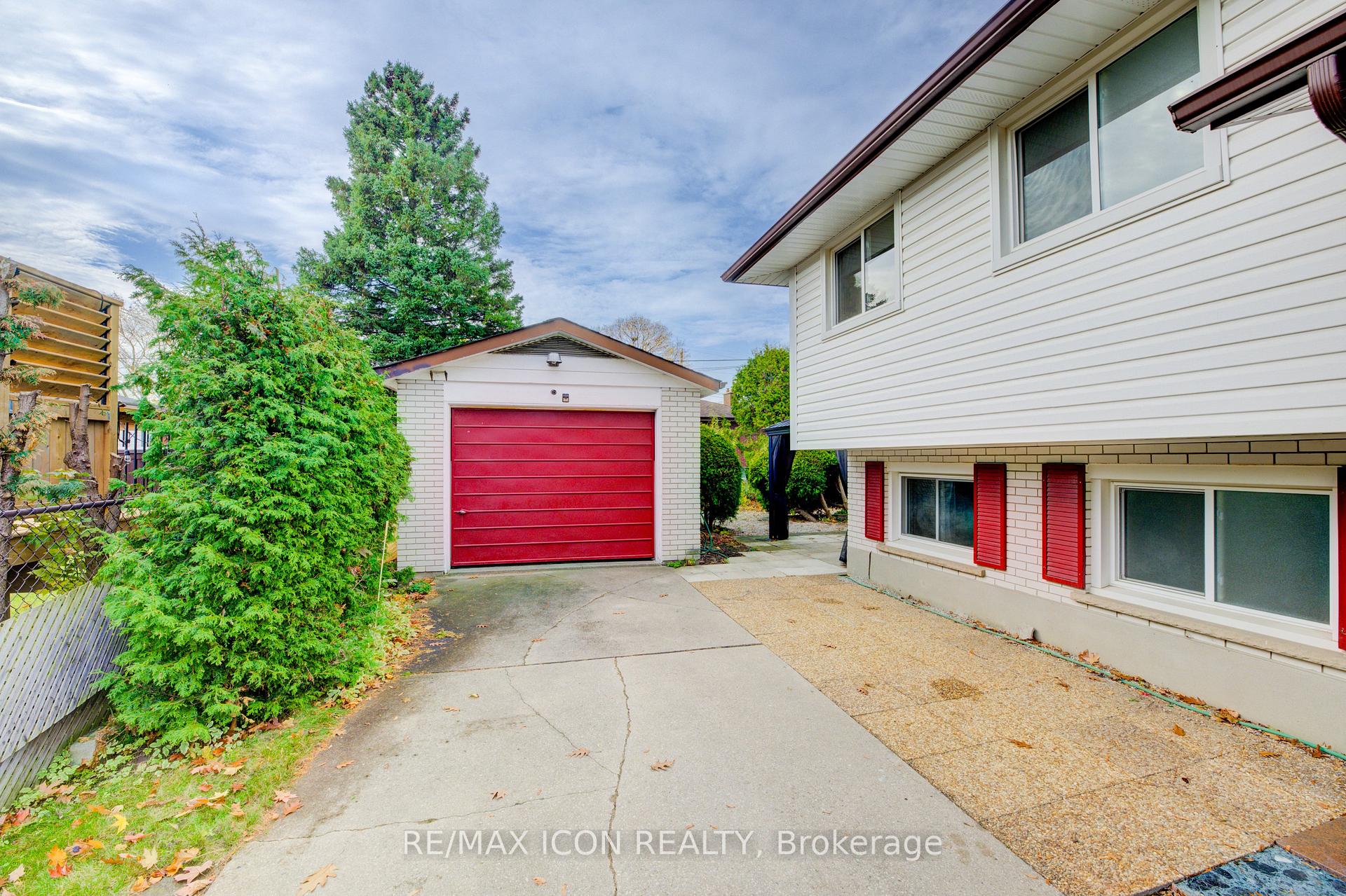 Photo 3 of 52 Brentwood Drive, Guelph, Riverside Park — HOMEH