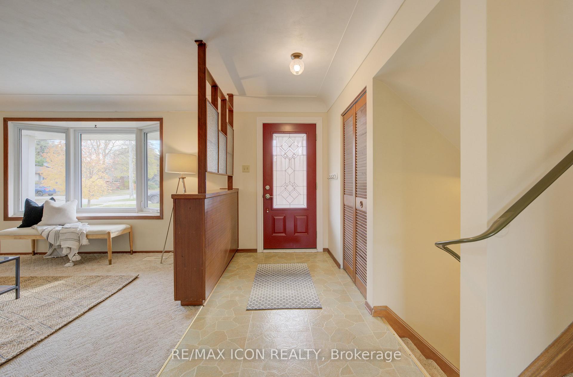 Photo 5 of 52 Brentwood Drive, Guelph, Riverside Park — HOMEH