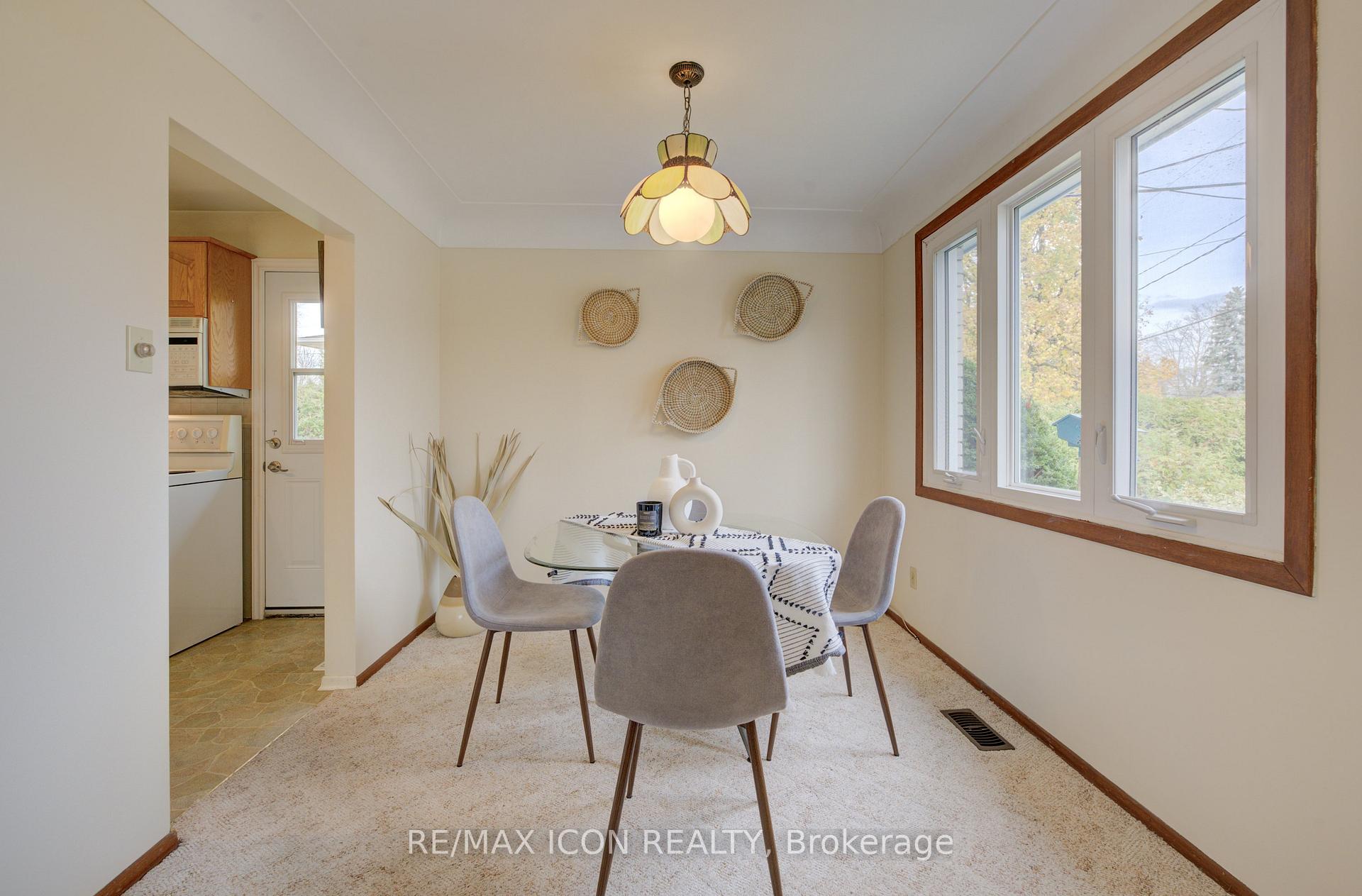 Photo 11 of 52 Brentwood Drive, Guelph, Riverside Park — HOMEH