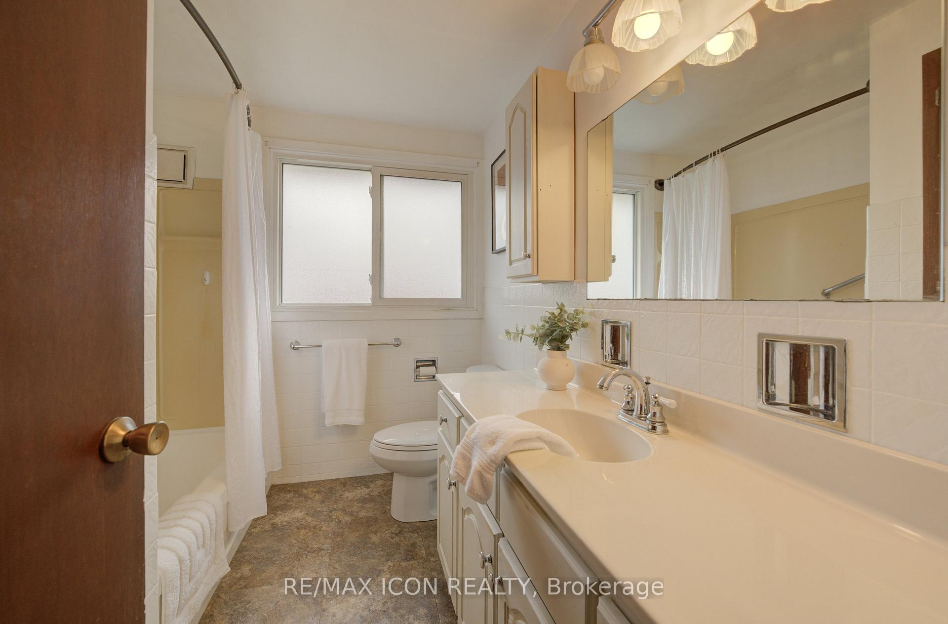 Photo 20 of 52 Brentwood Drive, Guelph, Riverside Park — HOMEH