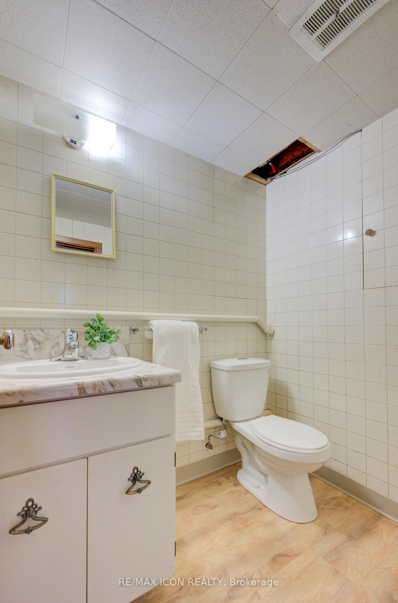 Photo 30 of 52 Brentwood Drive, Guelph, Riverside Park — HOMEH
