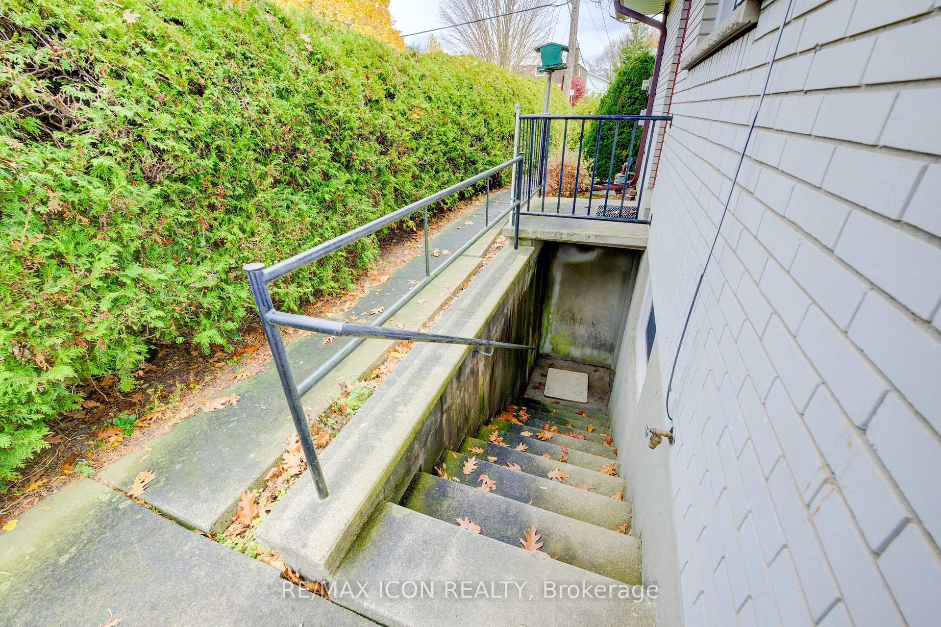 Photo 32 of 52 Brentwood Drive, Guelph, Riverside Park — HOMEH