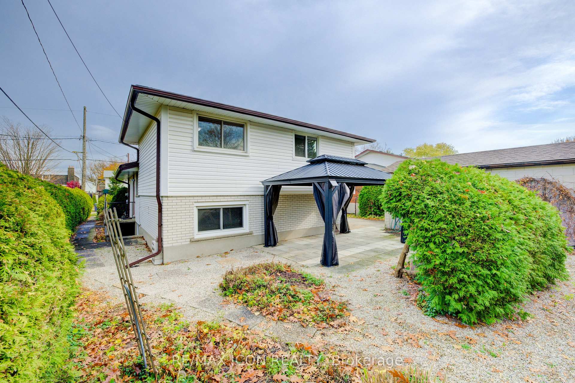 Photo 34 of 52 Brentwood Drive, Guelph, Riverside Park — HOMEH