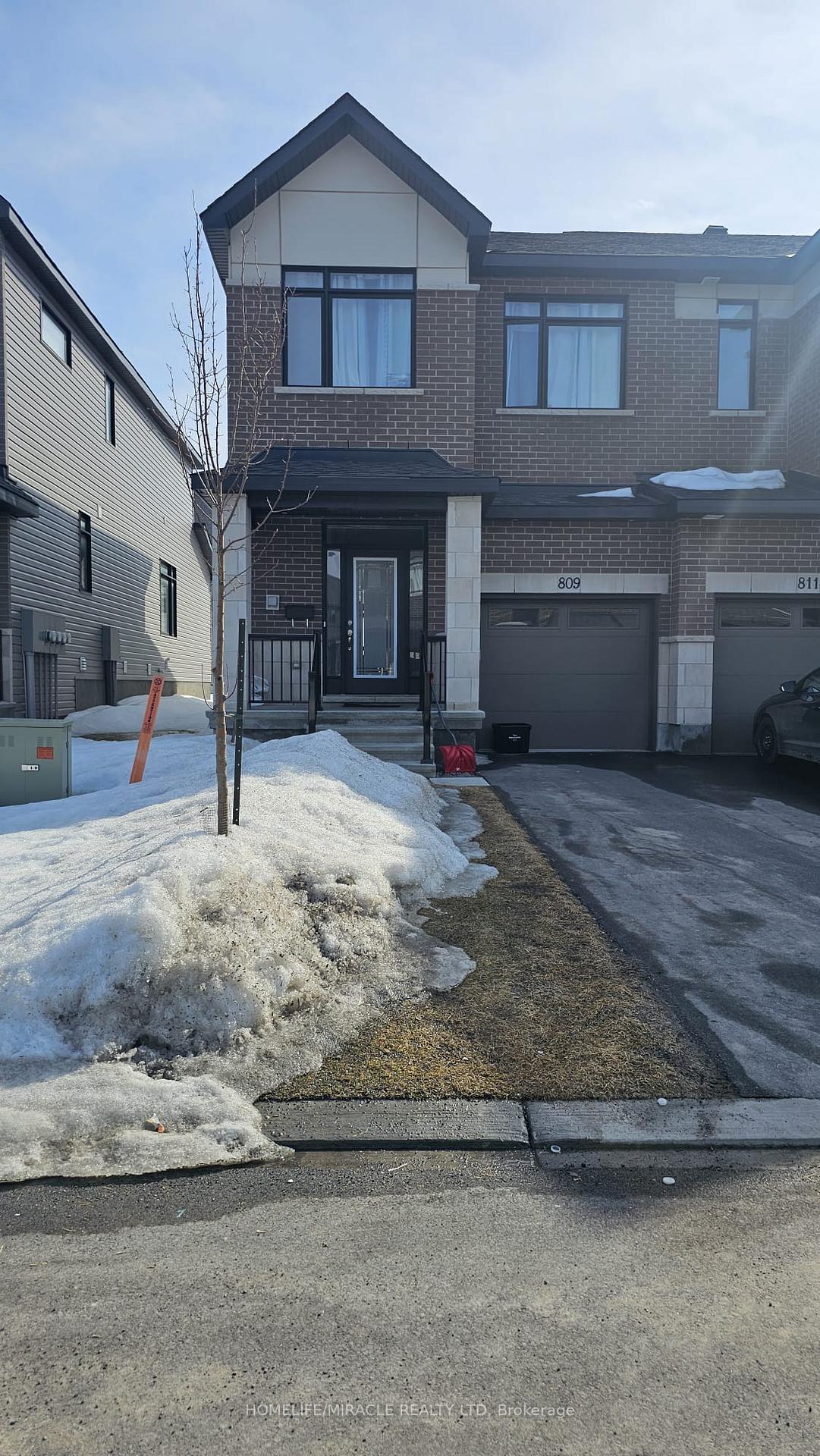 Photo 2 of 809 Mochi Circle, Ottawa, Barrhaven - Heritage Park — HOMEH