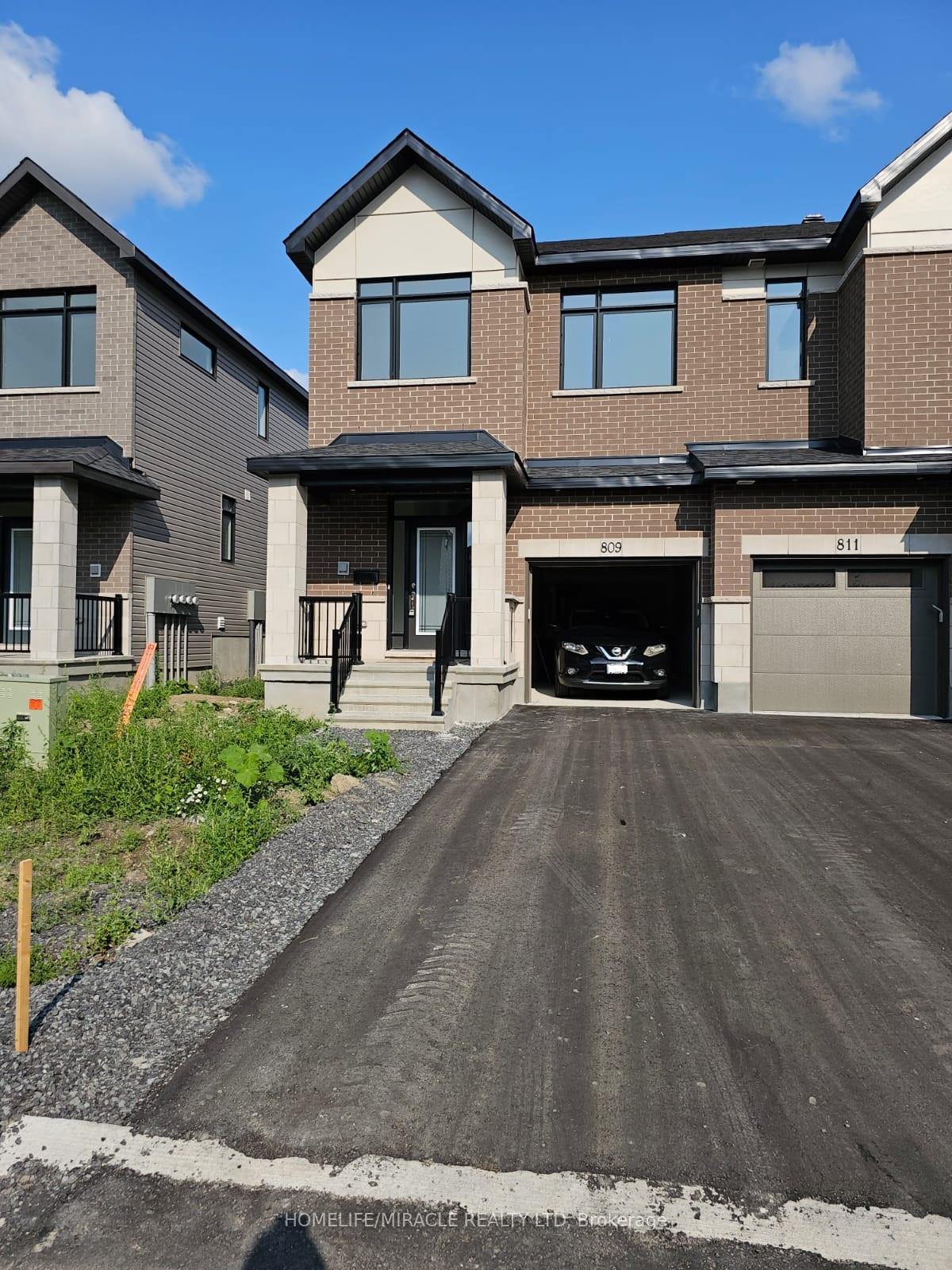 Photo 4 of 809 Mochi Circle, Ottawa, Barrhaven - Heritage Park — HOMEH