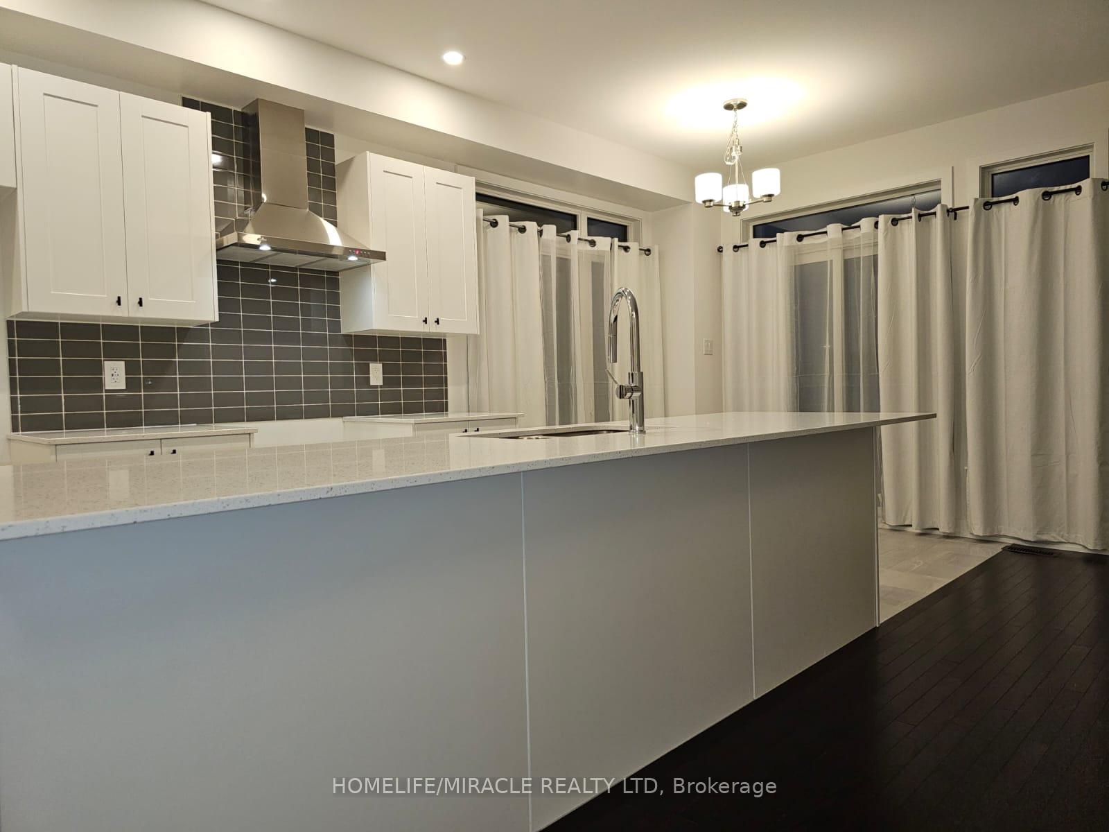 Photo 13 of 809 Mochi Circle, Ottawa, Barrhaven - Heritage Park — HOMEH