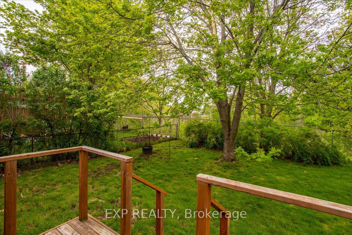Photo 11 of 10 Wallwins Way, Barrie, South Shore — HOMEH