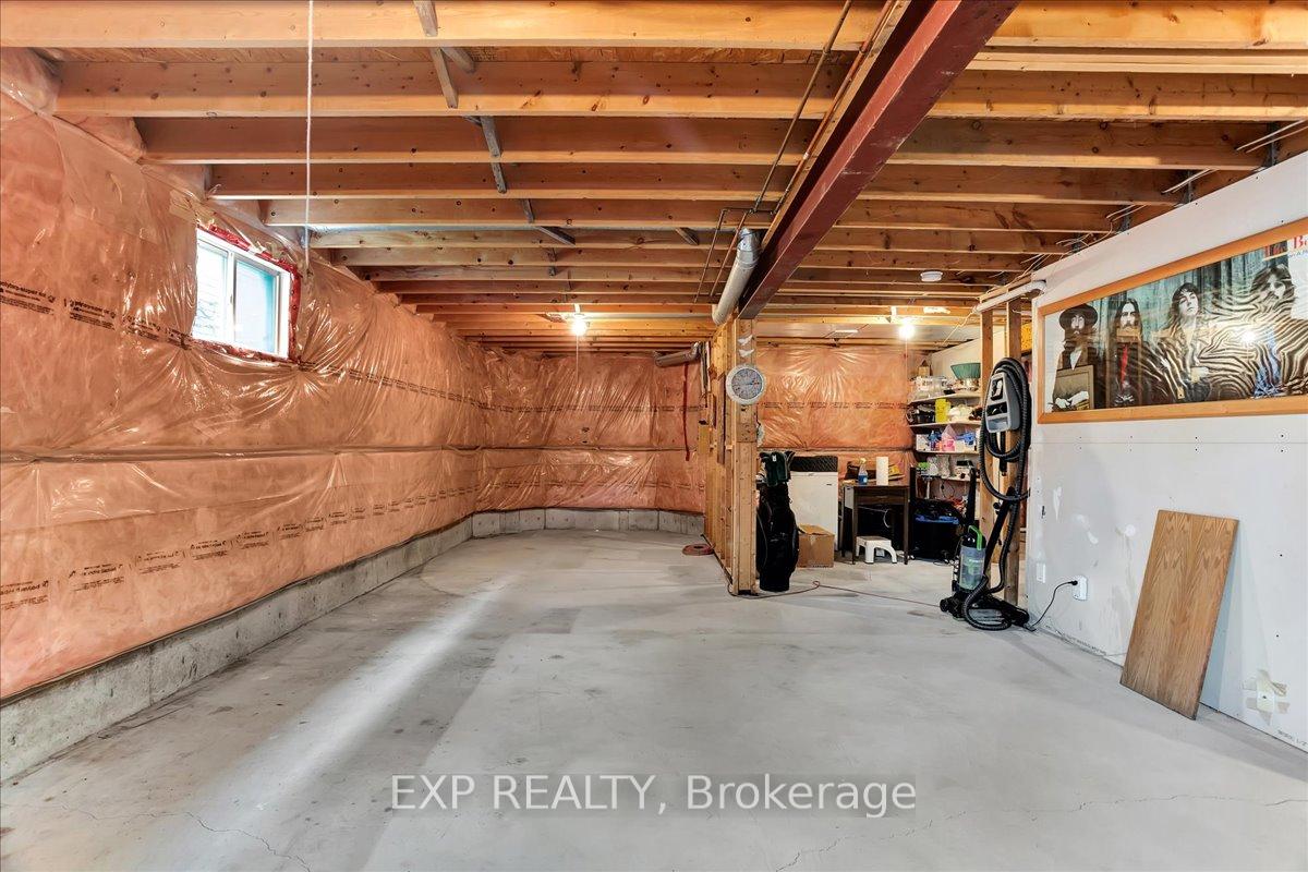 Photo 23 of 10 Wallwins Way, Barrie, South Shore — HOMEH