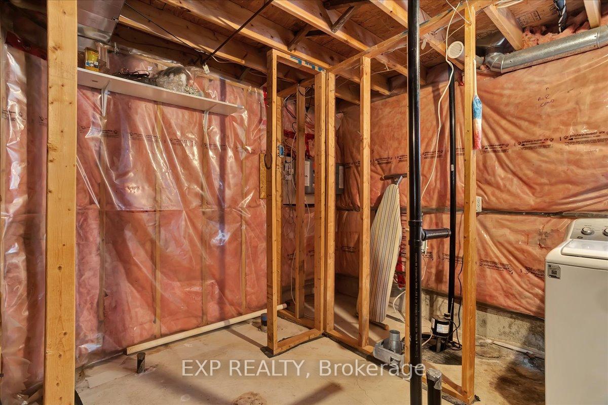 Photo 24 of 10 Wallwins Way, Barrie, South Shore — HOMEH