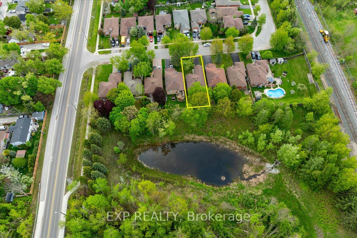 Photo 27 of 10 Wallwins Way, Barrie, South Shore — HOMEH