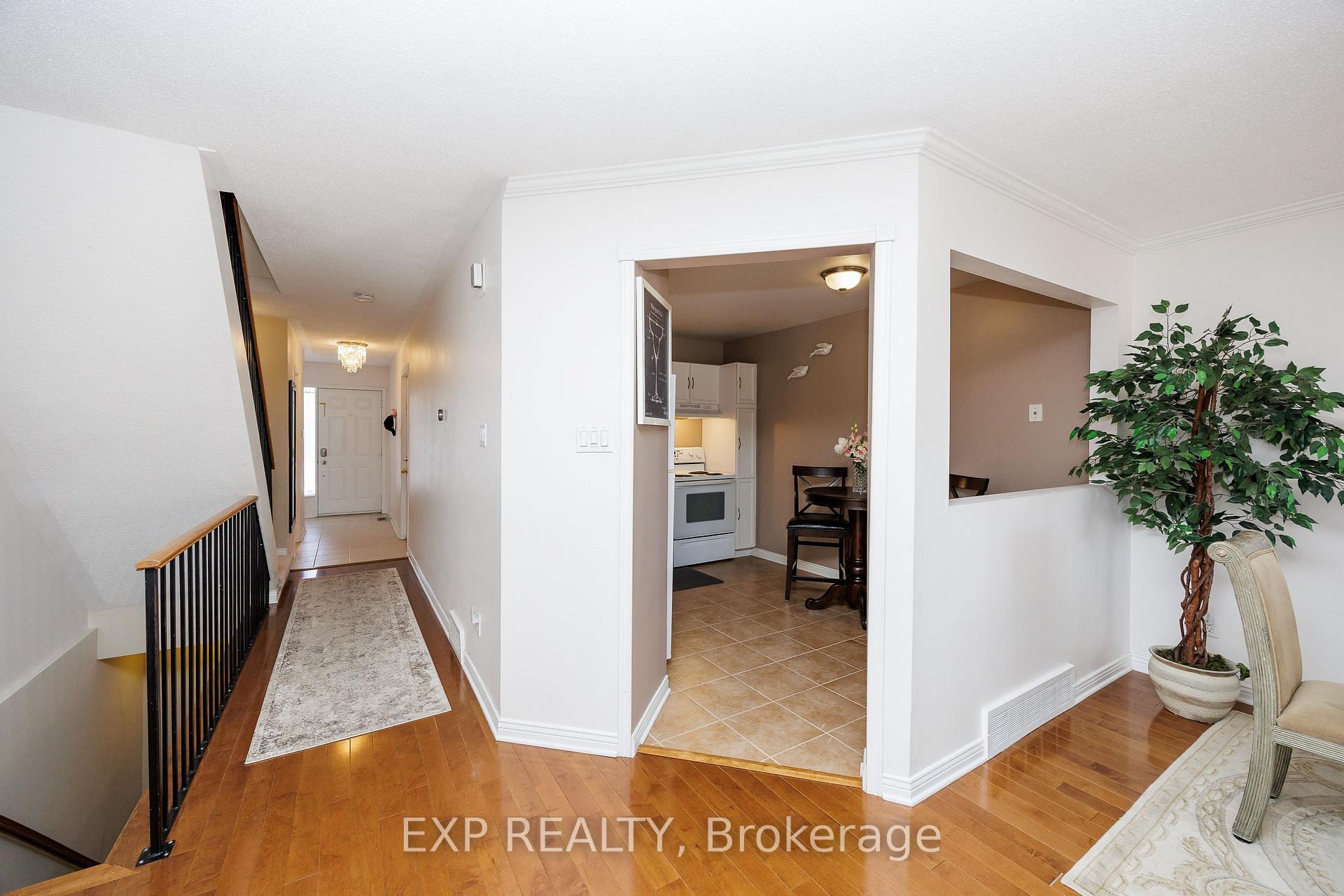 Photo 10 of 90 Pickwick Drive, Ottawa, Barrhaven - Cedargrove/Fraserdale — HOMEH