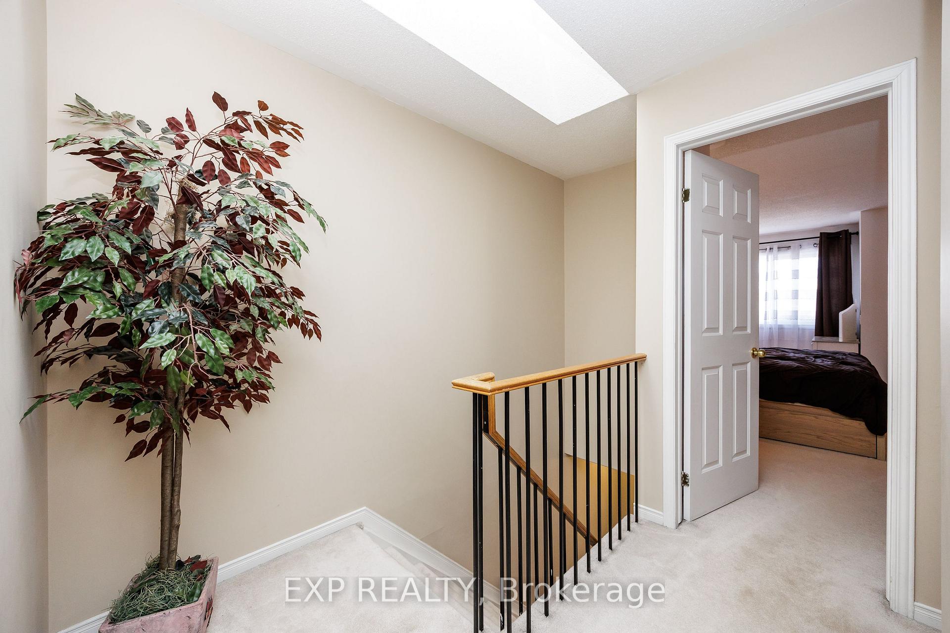 Photo 16 of 90 Pickwick Drive, Ottawa, Barrhaven - Cedargrove/Fraserdale — HOMEH