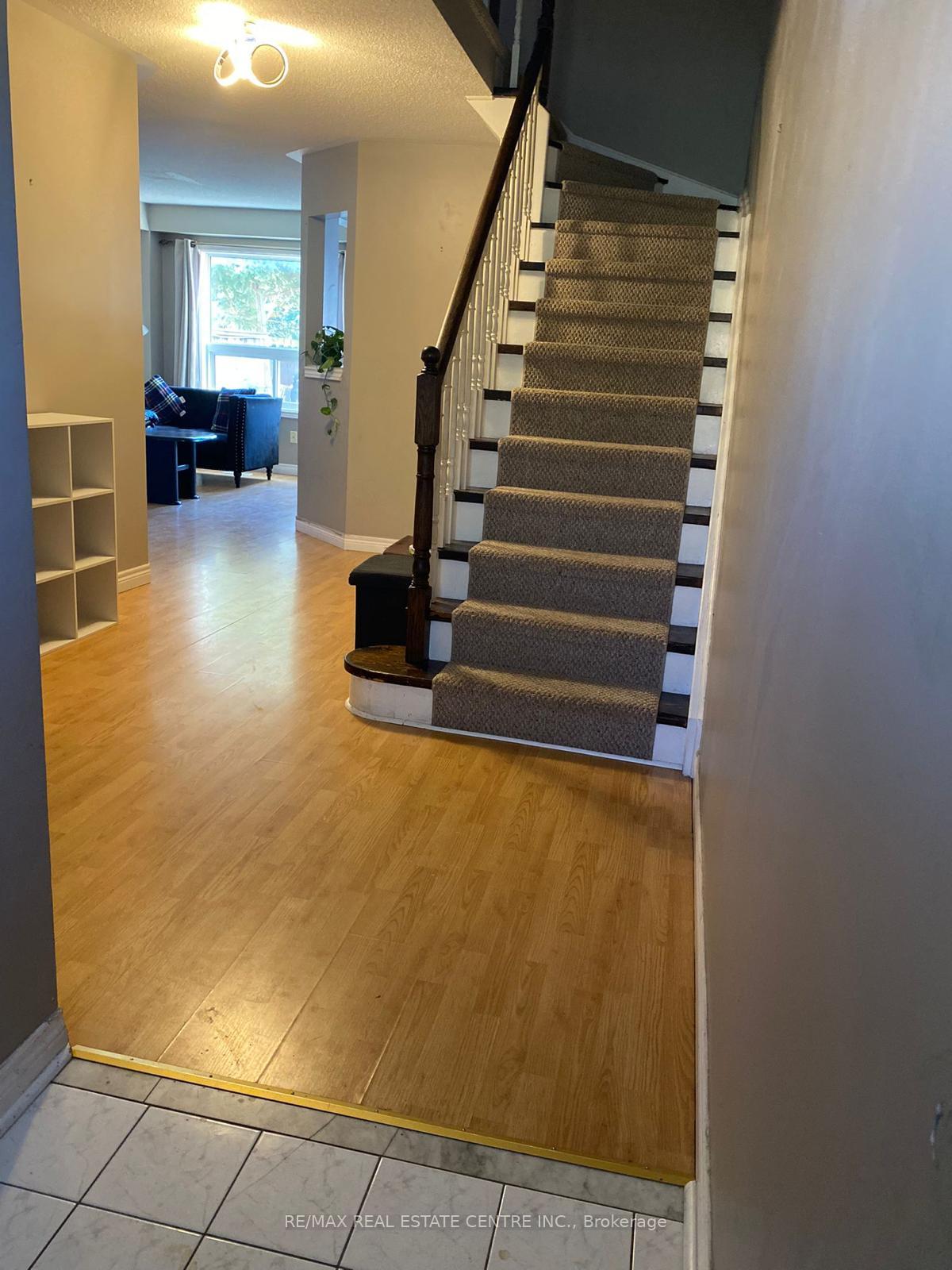 Photo 3 of 62 Brucker Road W, Barrie, Holly — HOMEH