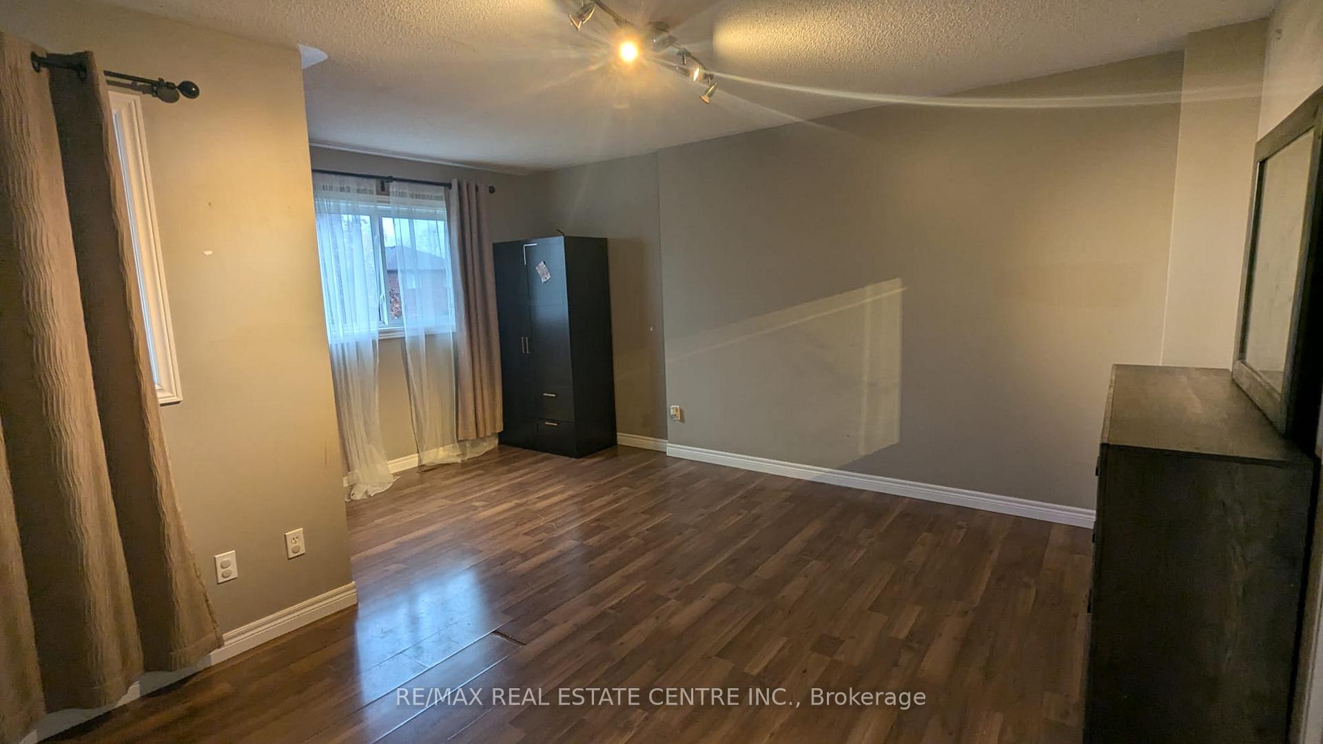 Photo 11 of 62 Brucker Road W, Barrie, Holly — HOMEH