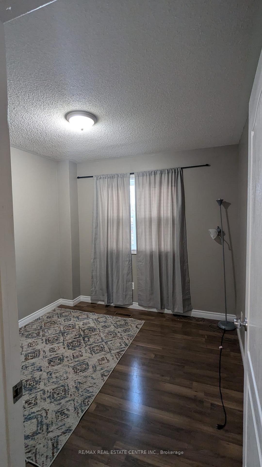 Photo 14 of 62 Brucker Road W, Barrie, Holly — HOMEH