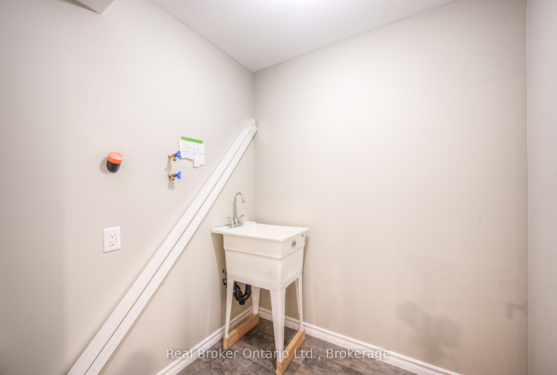 Photo 14 of Unit Basement, 7 Owen Avenue, Brant, Paris — HOMEH