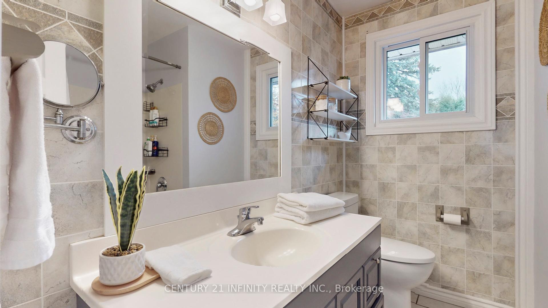 Photo 14 of 667 Sunset Boulevard, Clarington, Newcastle — HOMEH