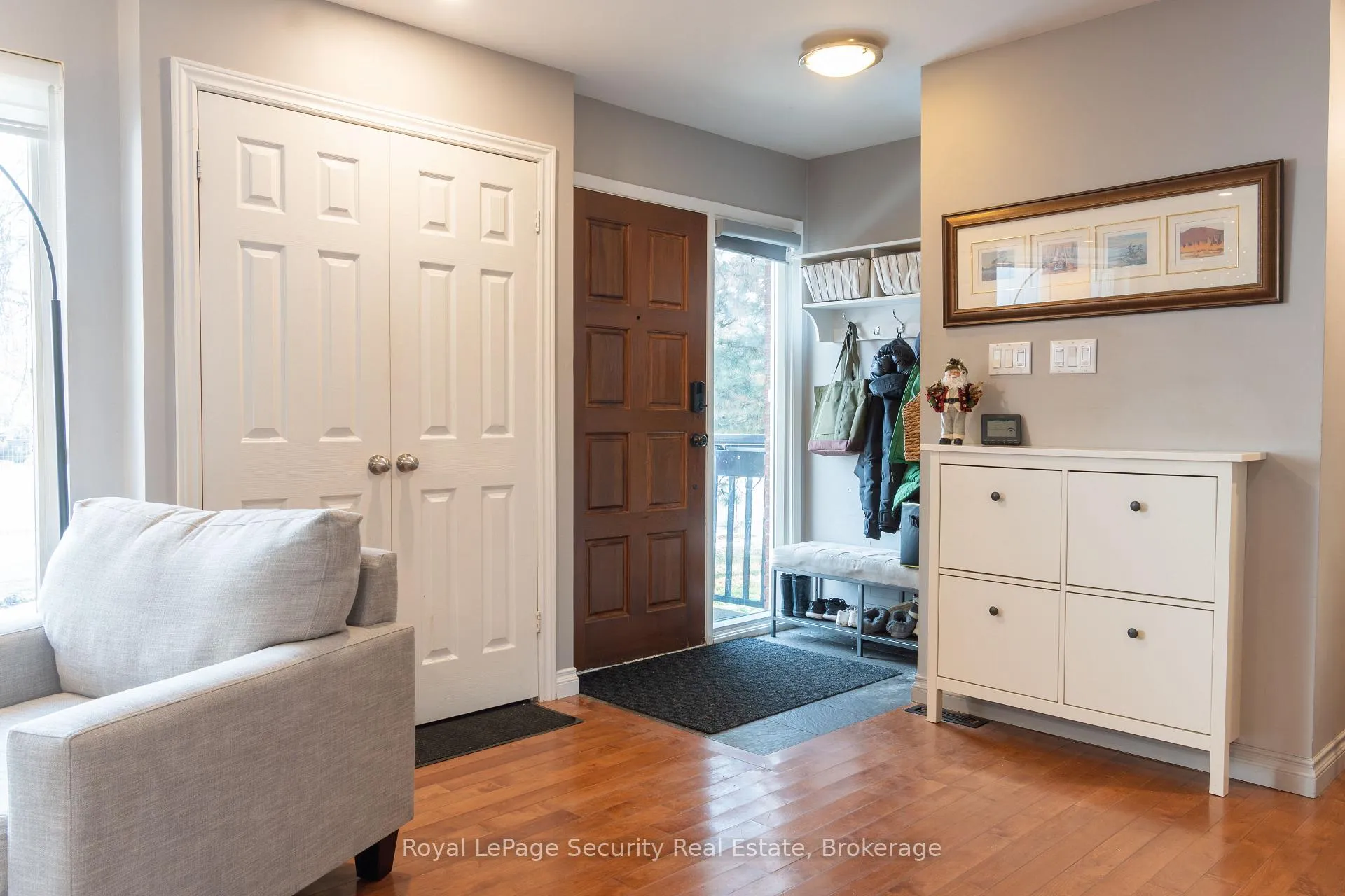 Photo 2 of 3248 Silverado Drive, Mississauga, Mississauga Valleys — HOMEH