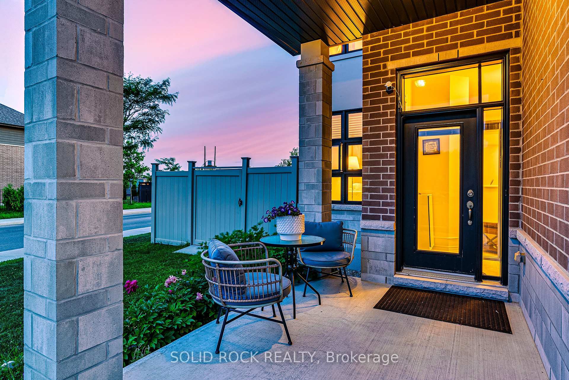 Photo 4 of 326 Memorial Grove, Ottawa, Riverside South/Gloucester Glen — HOMEH