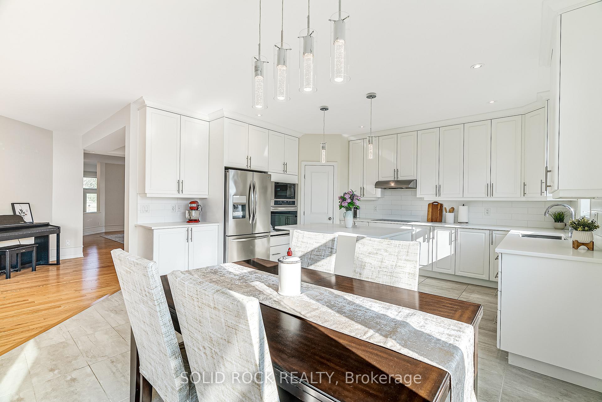 Photo 15 of 326 Memorial Grove, Ottawa, Riverside South/Gloucester Glen — HOMEH