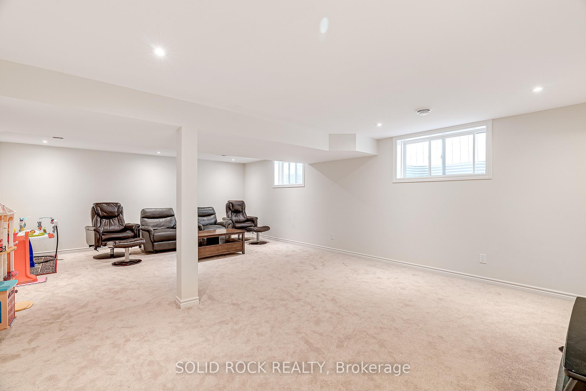 Photo 39 of 326 Memorial Grove, Ottawa, Riverside South/Gloucester Glen — HOMEH