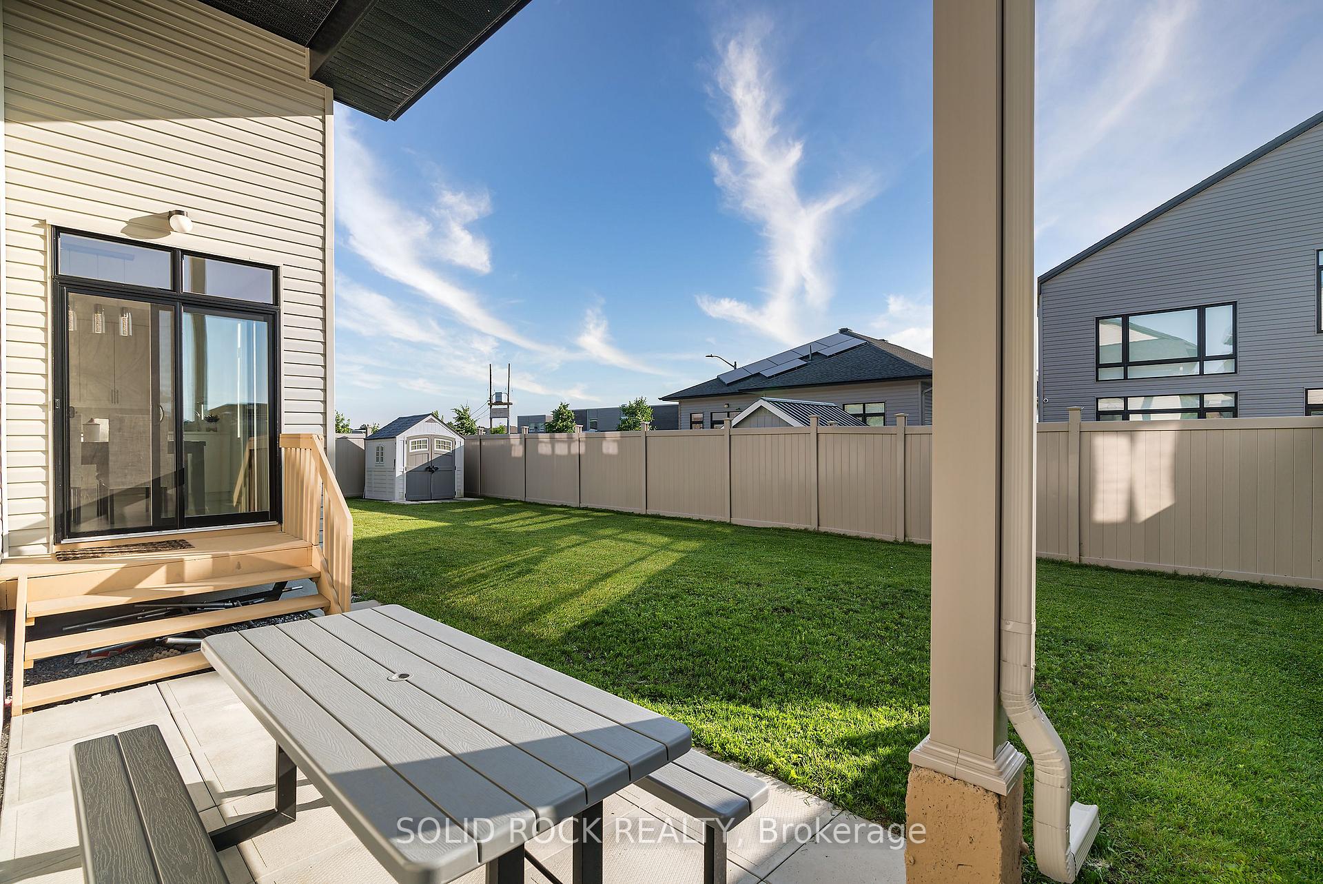 Photo 43 of 326 Memorial Grove, Ottawa, Riverside South/Gloucester Glen — HOMEH
