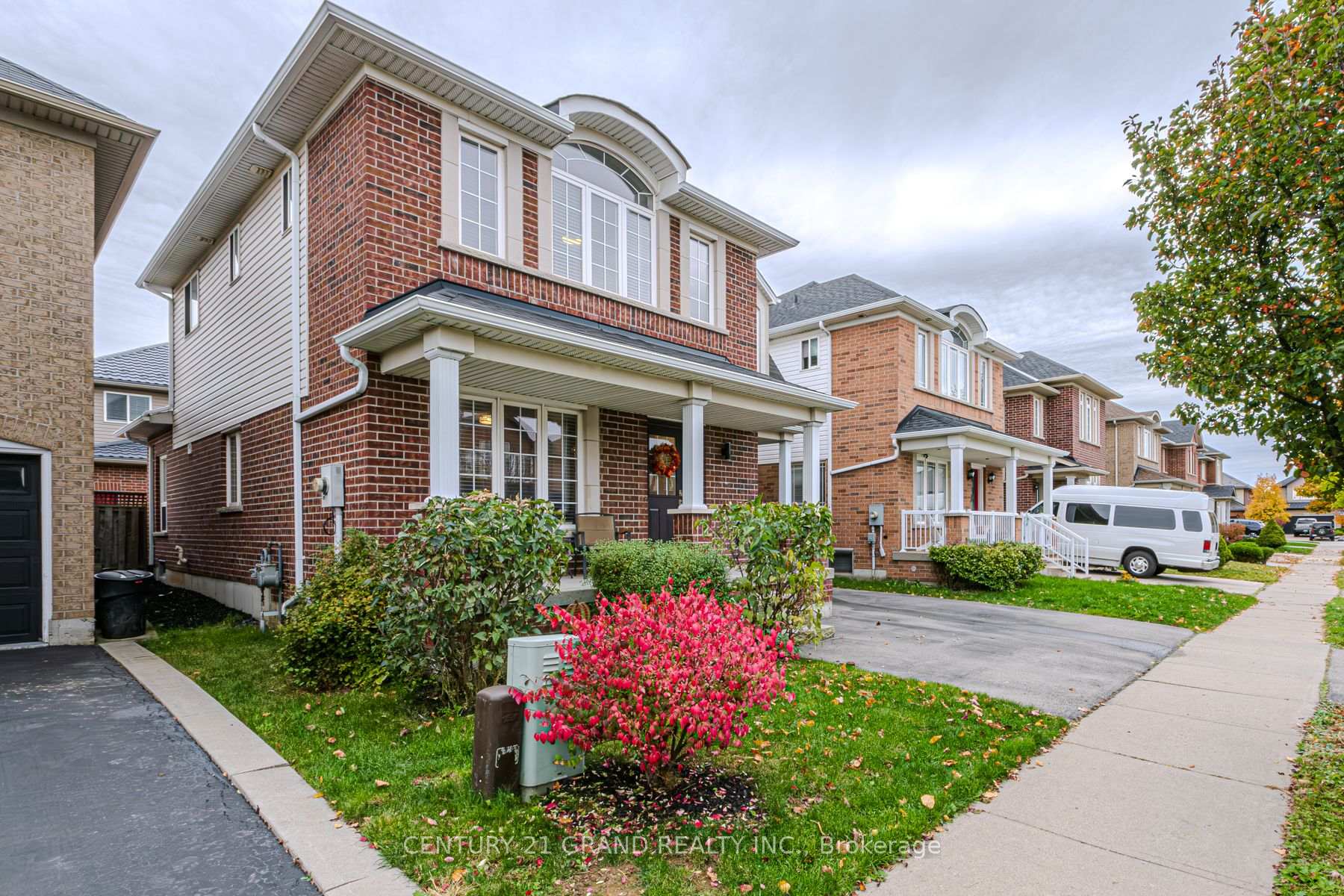 Photo 2 of 229 Springvalley Crescent, Hamilton, Gourley — HOMEH