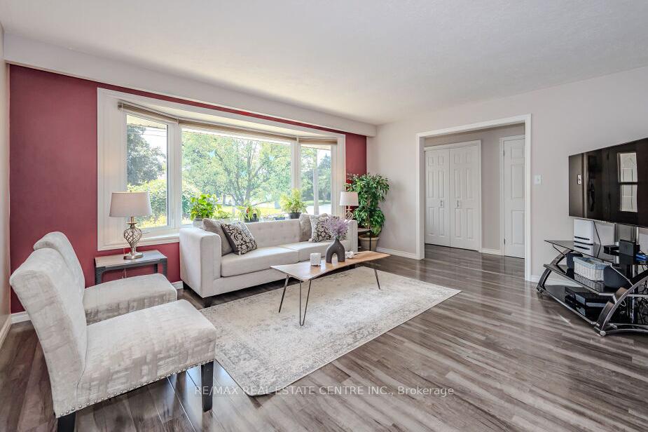 Photo 6 of 95 Balmoral Drive, Guelph, Riverside Park — HOMEH
