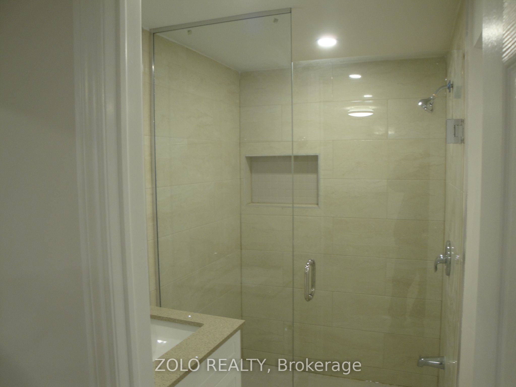 Photo 18 of Unit #B2, 388 Centre Street N, Vaughan, Uplands — HOMEH