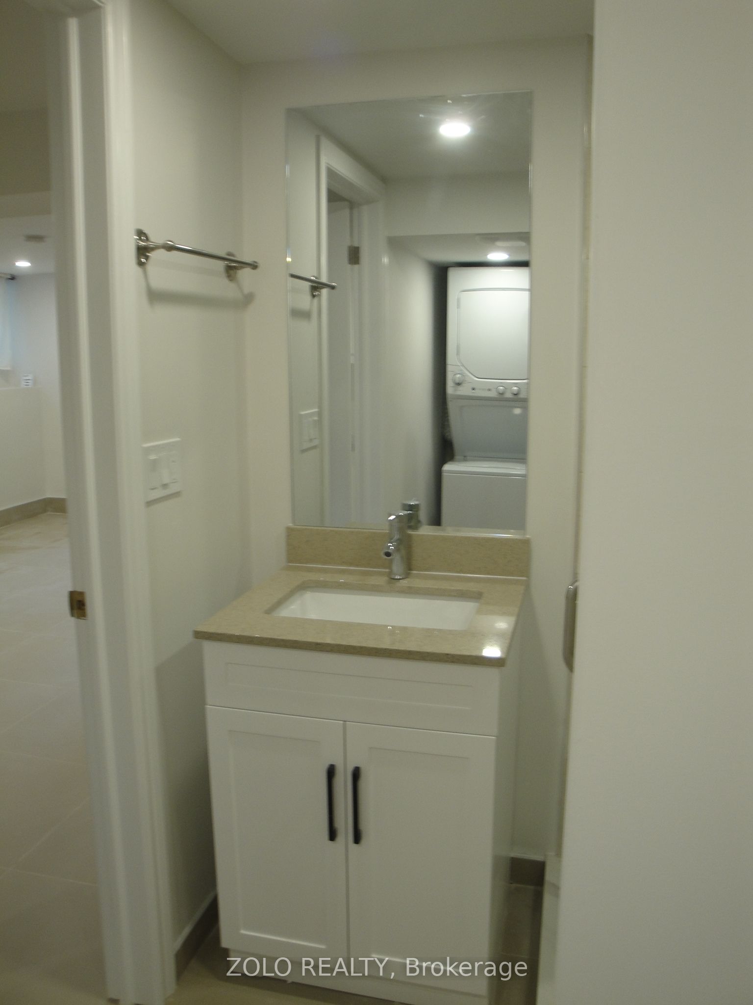 Photo 20 of Unit #B2, 388 Centre Street N, Vaughan, Uplands — HOMEH