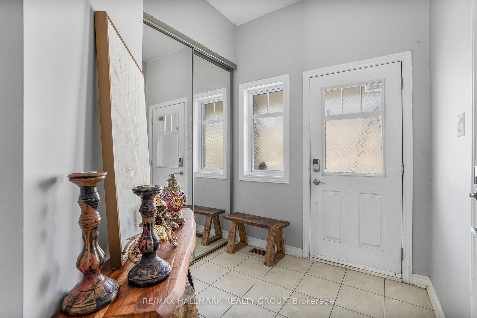 Photo 2 of 106 Garrity Crescent, Ottawa, Barrhaven - Strandherd — HOMEH